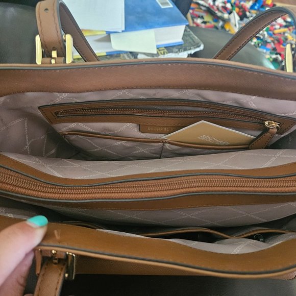 Michael Kors Medium Tote Bag - Picture 2 of 4